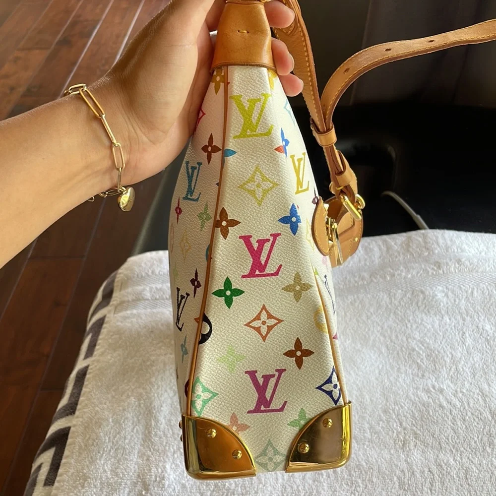 Louis Vuitton Boulogne - Picture 12 of 17